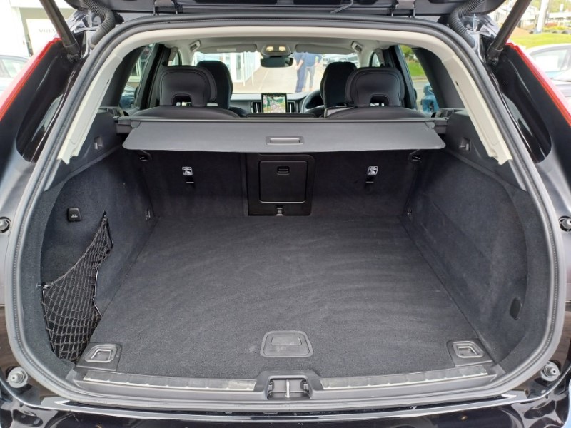 2025 (75) VOLVO XC60 2.0 B5P Plus Dark 5dr AWD Geartronic 5347240