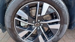 2025 (75) VOLVO XC60 2.0 B5P Plus Dark 5dr AWD Geartronic 5347244