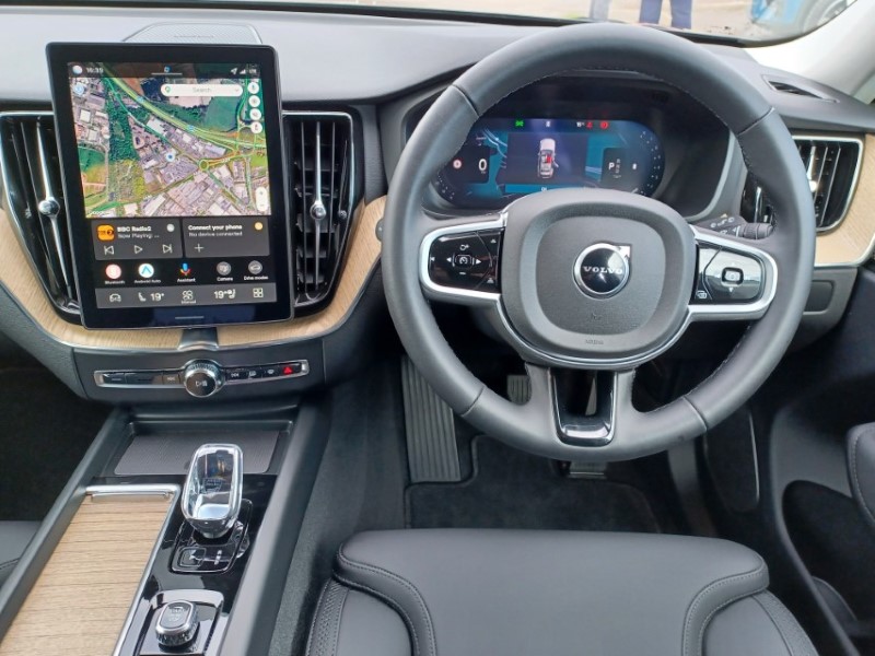 2025 (75) VOLVO XC60 2.0 B5P Plus Dark 5dr AWD Geartronic 5347231