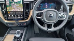 2025 (75) VOLVO XC60 2.0 B5P Plus Dark 5dr AWD Geartronic 5347231