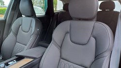 2025 (75) VOLVO XC60 2.0 B5P Plus Dark 5dr AWD Geartronic 5347237