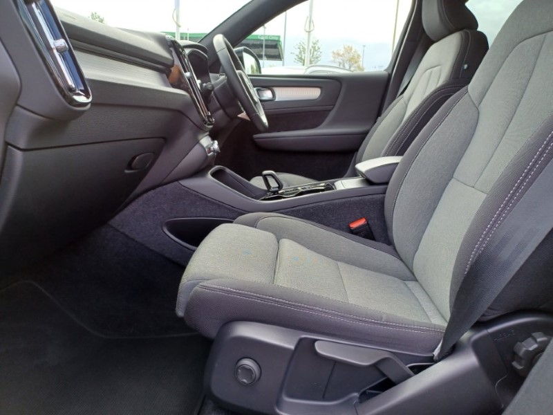 2023 (72) VOLVO XC40 2.0 B3P Plus Dark 5dr Auto 5363455