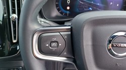 2023 (72) VOLVO XC40 2.0 B3P Plus Dark 5dr Auto 5363445