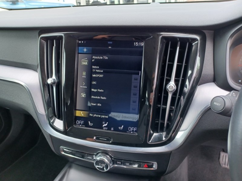 2020 (20) VOLVO V60 2.0 D3 [150] Momentum Plus 5dr 5510011