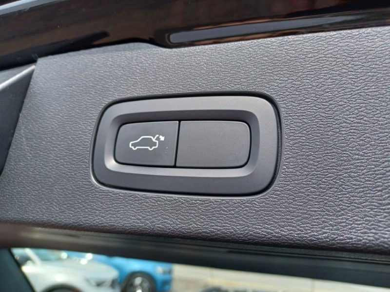 2020 (20) VOLVO V60 2.0 D3 [150] Momentum Plus 5dr 5510035