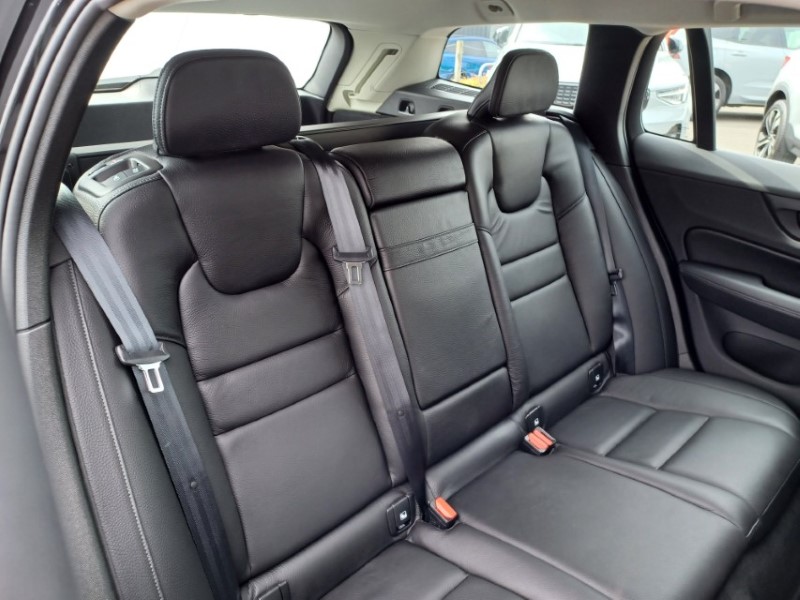 2020 (20) VOLVO V60 2.0 D3 [150] Momentum Plus 5dr 5510022