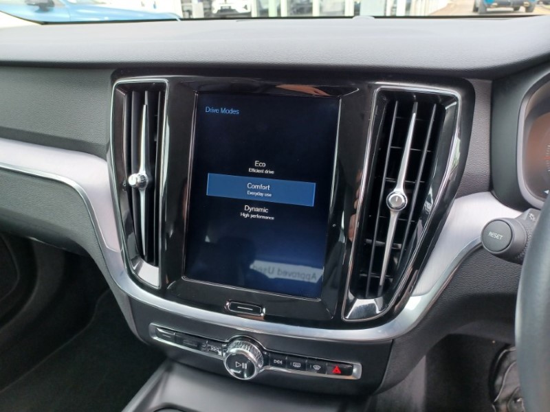 2020 (20) VOLVO V60 2.0 D3 [150] Momentum Plus 5dr 5510014
