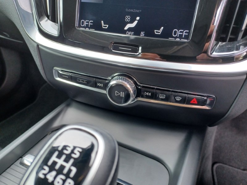 2020 (20) VOLVO V60 2.0 D3 [150] Momentum Plus 5dr 5510008