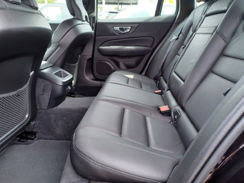 2020 (20) VOLVO V60 2.0 D3 [150] Momentum Plus 5dr 5510031