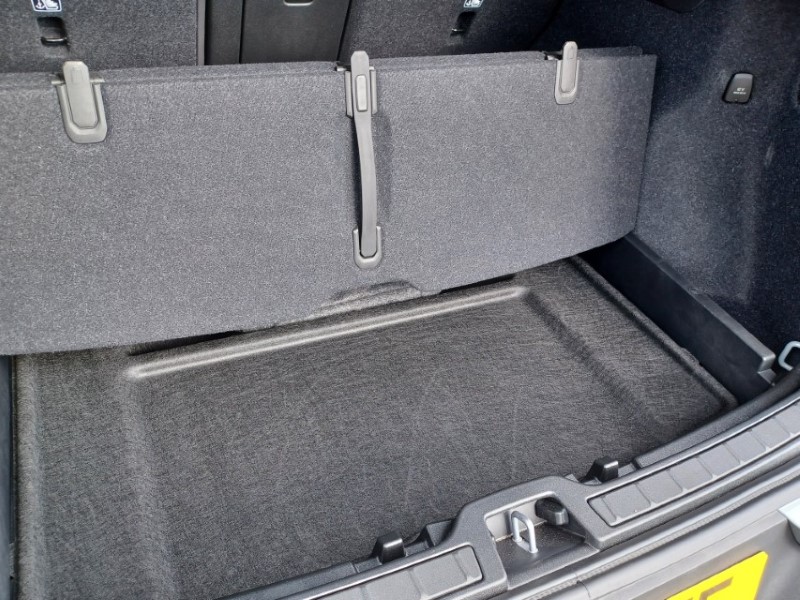 2025 (75) VOLVO XC40 2.0 B4P Ultra Dark 5dr Auto 5344547