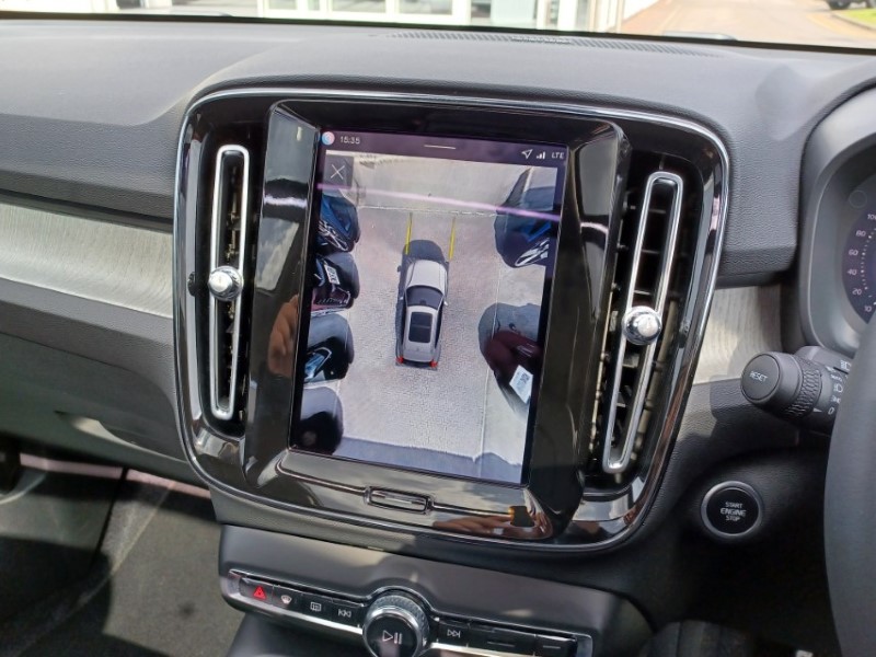 2025 (75) VOLVO XC40 2.0 B4P Ultra Dark 5dr Auto 5344524