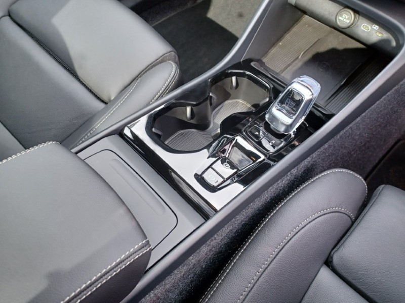 2025 (75) VOLVO XC40 2.0 B4P Ultra Dark 5dr Auto 5344526