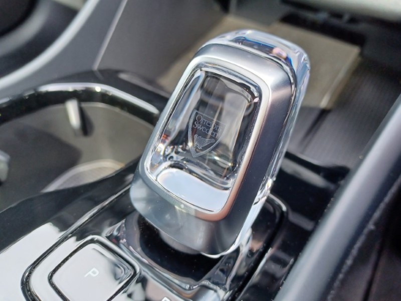 2025 (75) VOLVO XC40 2.0 B4P Ultra Dark 5dr Auto 5344525