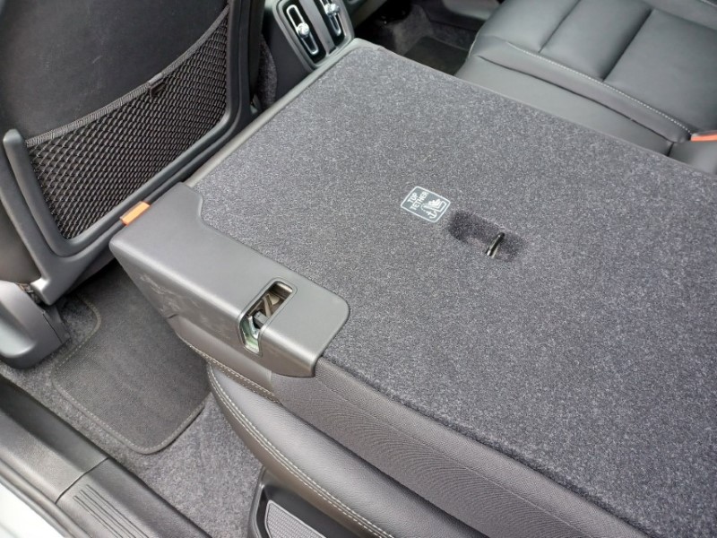 2025 (75) VOLVO XC40 2.0 B4P Ultra Dark 5dr Auto 5344545