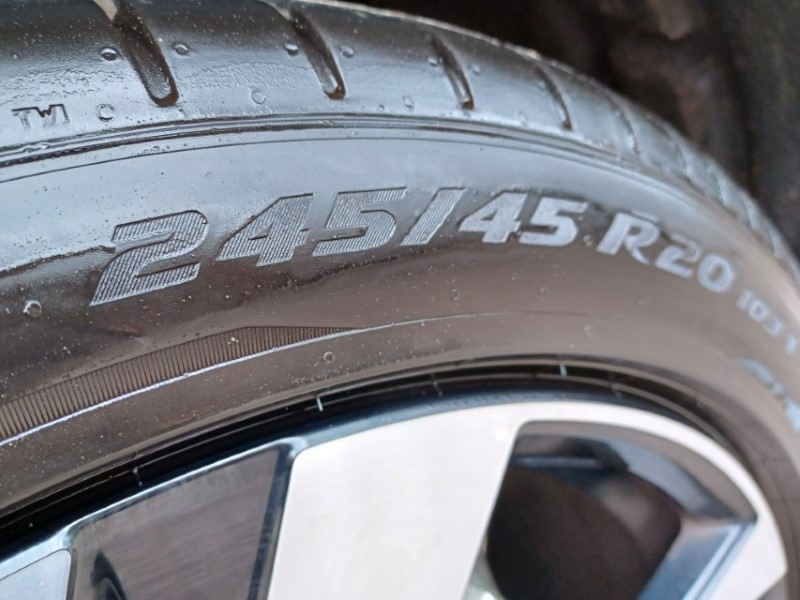 2025 (75) VOLVO XC40 2.0 B4P Ultra Dark 5dr Auto 5344552