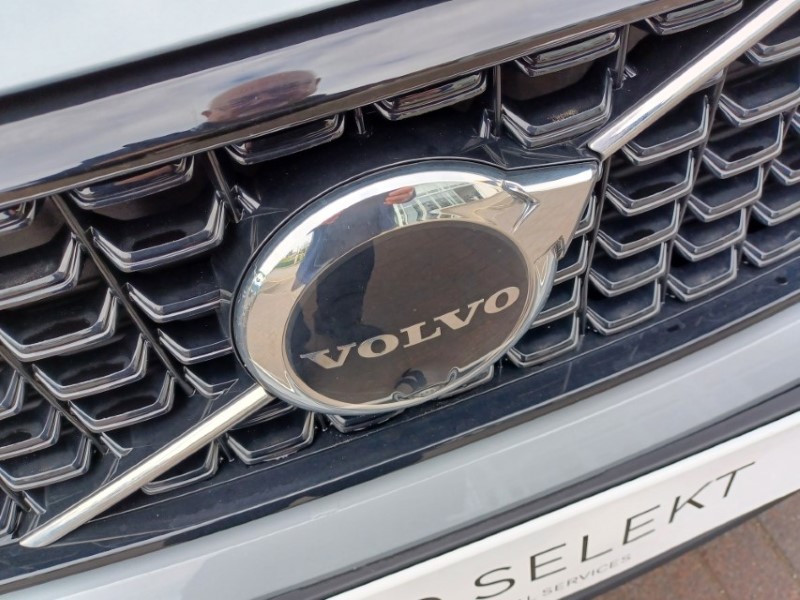 2025 (75) VOLVO XC40 2.0 B4P Ultra Dark 5dr Auto 5344561