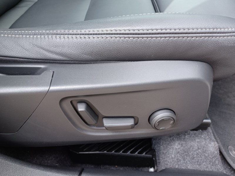 2025 (75) VOLVO XC40 2.0 B4P Ultra Dark 5dr Auto 5344528