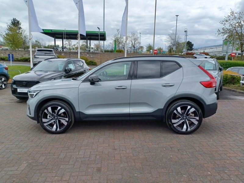 2025 (75) VOLVO XC40 2.0 B4P Ultra Dark 5dr Auto 5344509
