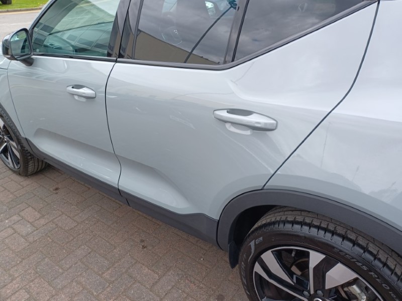 2025 (75) VOLVO XC40 2.0 B4P Ultra Dark 5dr Auto 5346091
