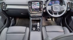 2025 (75) VOLVO XC40 2.0 B4P Ultra Dark 5dr Auto 5346074