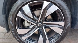 2025 (75) VOLVO XC40 2.0 B4P Ultra Dark 5dr Auto 5346086
