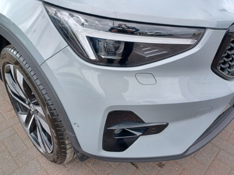 2025 (75) VOLVO XC40 2.0 B4P Ultra Dark 5dr Auto 5346096