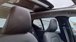 2025 (75) VOLVO XC40 2.0 B4P Ultra Dark 5dr Auto 5346067