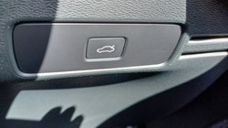 2025 (75) VOLVO XC40 2.0 B4P Ultra Dark 5dr Auto 5345979
