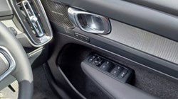 2025 (75) VOLVO XC40 2.0 B4P Ultra Dark 5dr Auto 5345980
