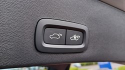 2025 (75) VOLVO XC40 2.0 B4P Ultra Dark 5dr Auto 5346084