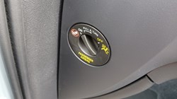 2025 (75) VOLVO XC40 2.0 B4P Ultra Dark 5dr Auto 5346076
