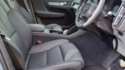 2025 (75) VOLVO XC40 2.0 B4P Ultra Dark 5dr Auto 5345996