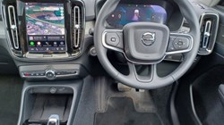 2025 (75) VOLVO XC40 2.0 B4P Ultra Dark 5dr Auto 5346073