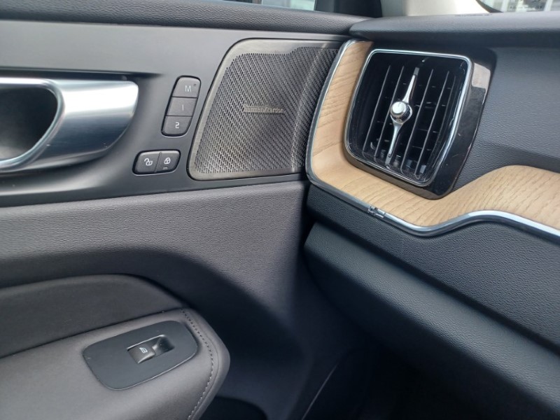 2025 (75) VOLVO XC60 2.0 T6 [350] PHEV Plus Dark 5dr AWD Geartronic 5379262