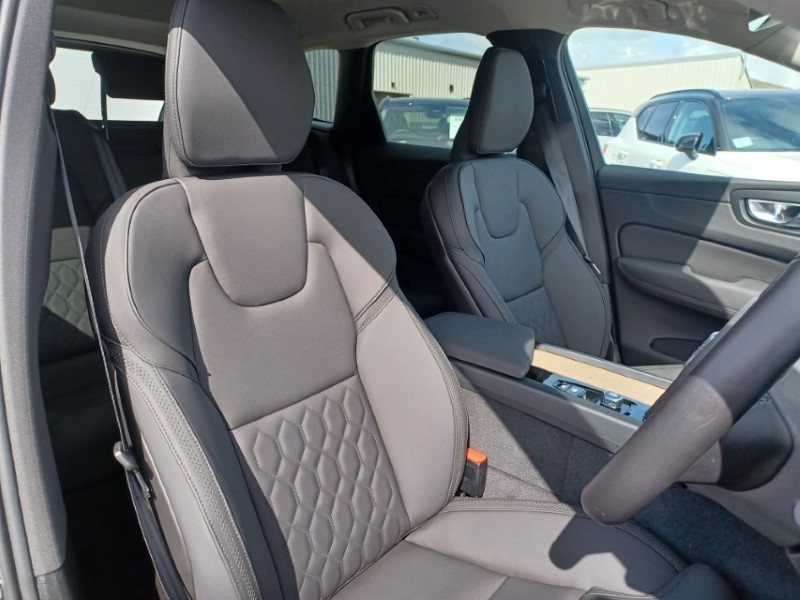 2025 (75) VOLVO XC60 2.0 T6 [350] PHEV Plus Dark 5dr AWD Geartronic 5379269