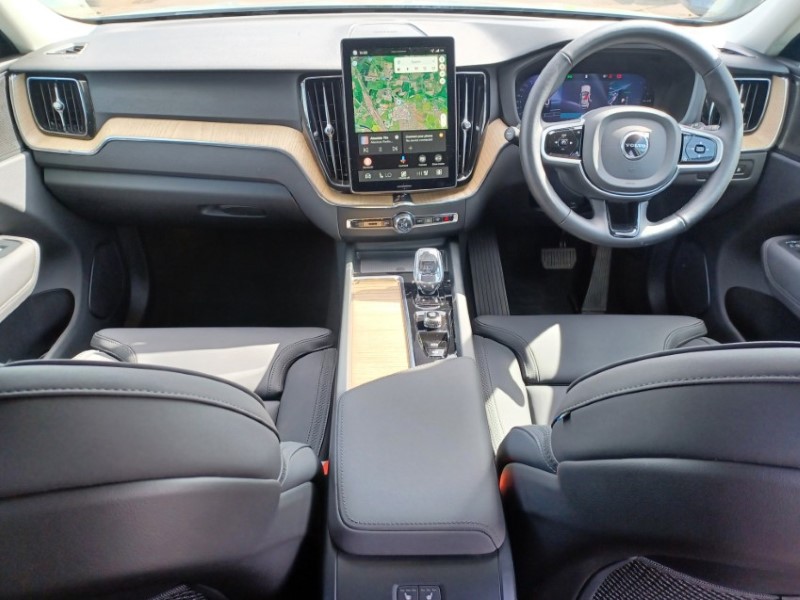 2025 (75) VOLVO XC60 2.0 T6 [350] PHEV Plus Dark 5dr AWD Geartronic 5379273