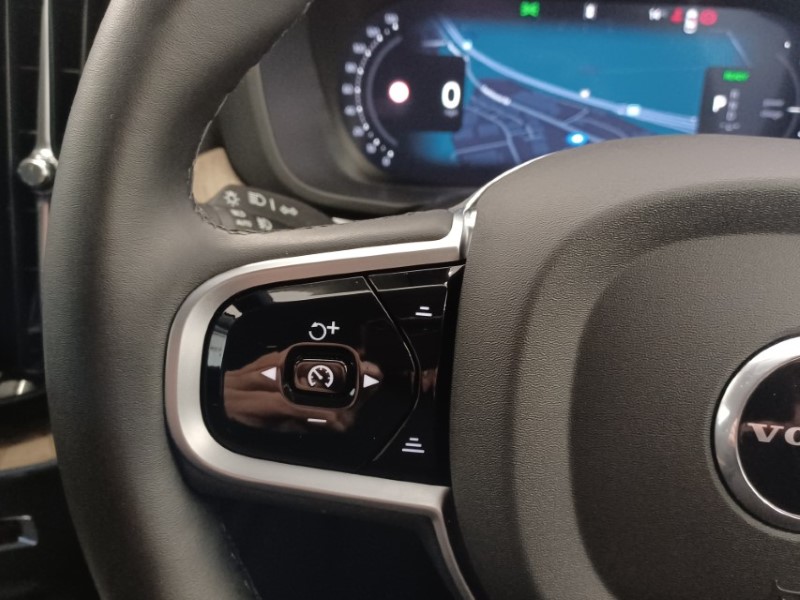 2025 (75) VOLVO XC60 2.0 T6 [350] PHEV Plus Dark 5dr AWD Geartronic 5379258