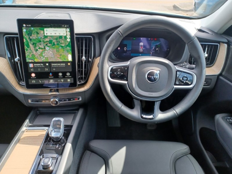 2025 (75) VOLVO XC60 2.0 T6 [350] PHEV Plus Dark 5dr AWD Geartronic 5379272