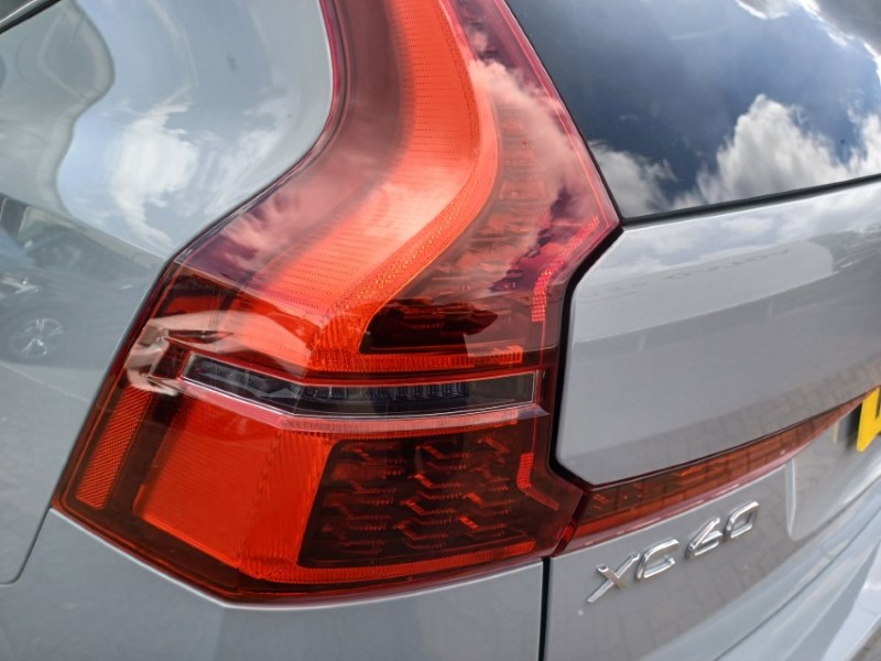 2025 (75) VOLVO XC60 2.0 T6 [350] PHEV Plus Dark 5dr AWD Geartronic 5379291