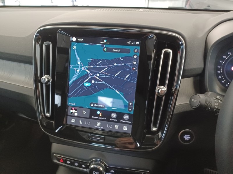2025 (75) VOLVO XC40 2.0 B4P Ultra Dark 5dr Auto 5357594