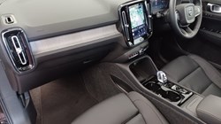 2025 (75) VOLVO XC40 2.0 B4P Ultra Dark 5dr Auto 5357670
