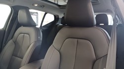 2025 (75) VOLVO XC40 2.0 B4P Ultra Dark 5dr Auto 5357672