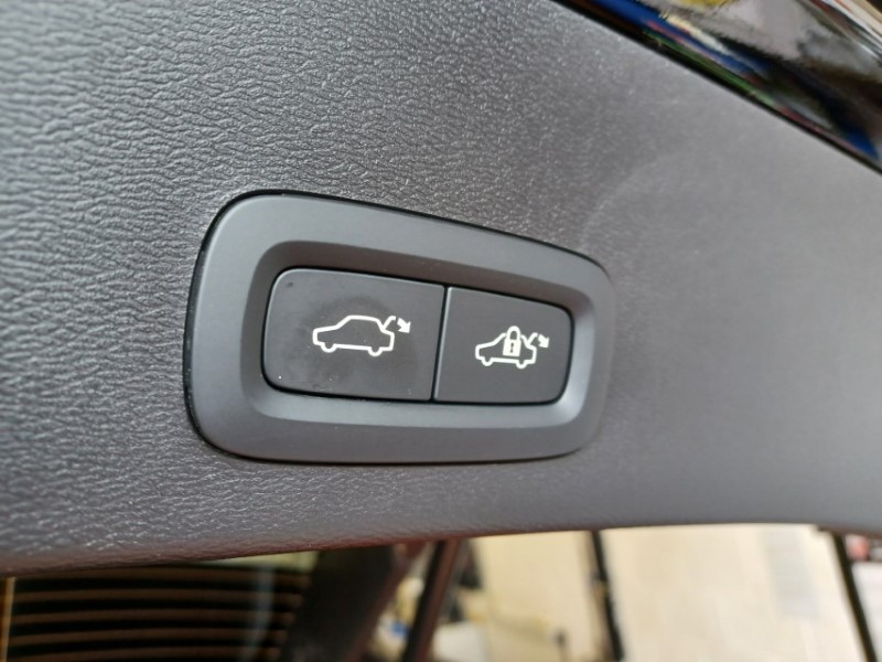 2025 (75) VOLVO XC40 2.0 B4P Ultra Dark 5dr Auto 5357662