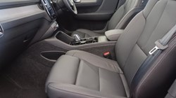 2025 (75) VOLVO XC40 2.0 B4P Ultra Dark 5dr Auto 5357668