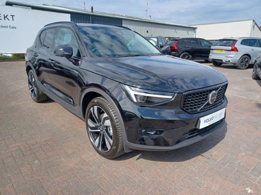 2025 (75) VOLVO XC40 2.0 B4P Ultra Dark 5dr Auto