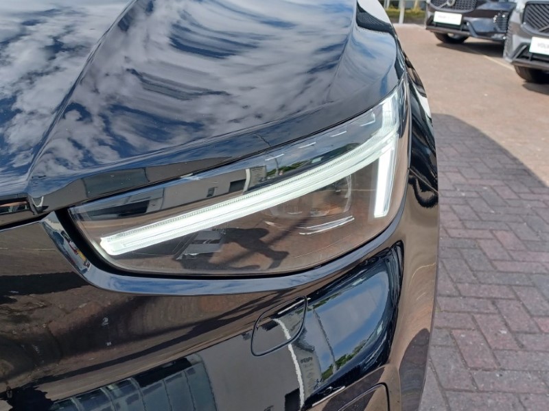 2025 (75) VOLVO XC40 2.0 B4P Ultra Dark 5dr Auto 5357682