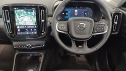 2025 (75) VOLVO XC40 2.0 B4P Ultra Dark 5dr Auto 5357658