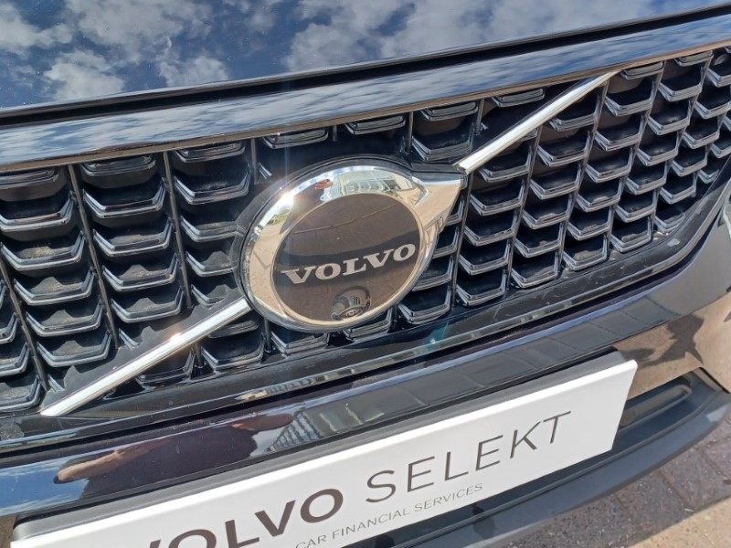 2025 (75) VOLVO XC40 2.0 B4P Ultra Dark 5dr Auto 5357681