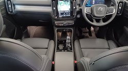 2025 (75) VOLVO XC40 2.0 B4P Ultra Dark 5dr Auto 5357659