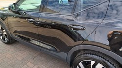 2025 (75) VOLVO XC40 2.0 B4P Ultra Dark 5dr Auto 5357683